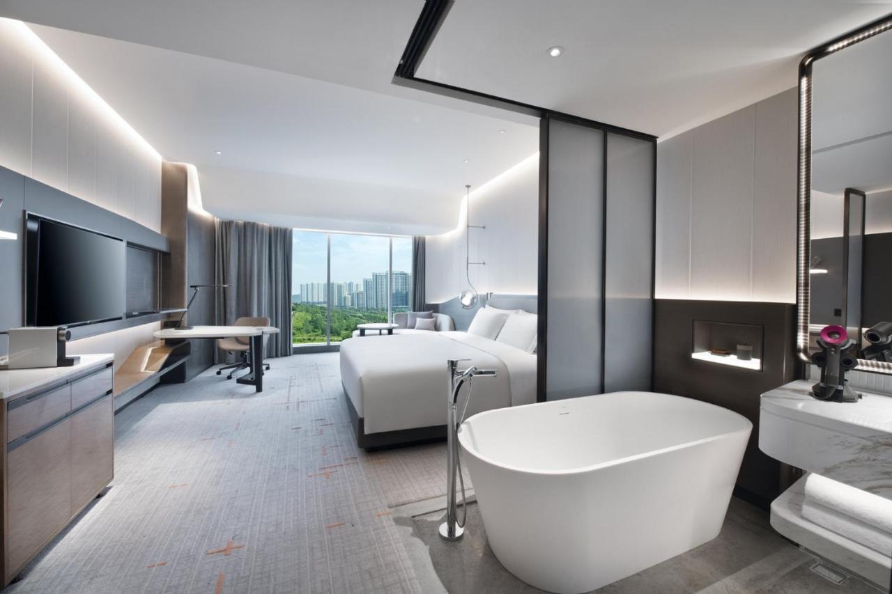Crowne Plaza Wuhan Optics Valley By Ihg Zewnętrze zdjęcie