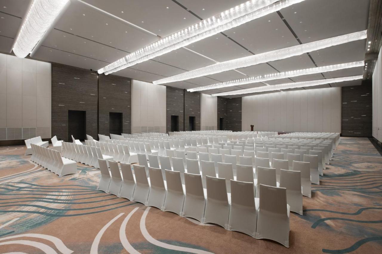 Crowne Plaza Wuhan Optics Valley By Ihg Zewnętrze zdjęcie
