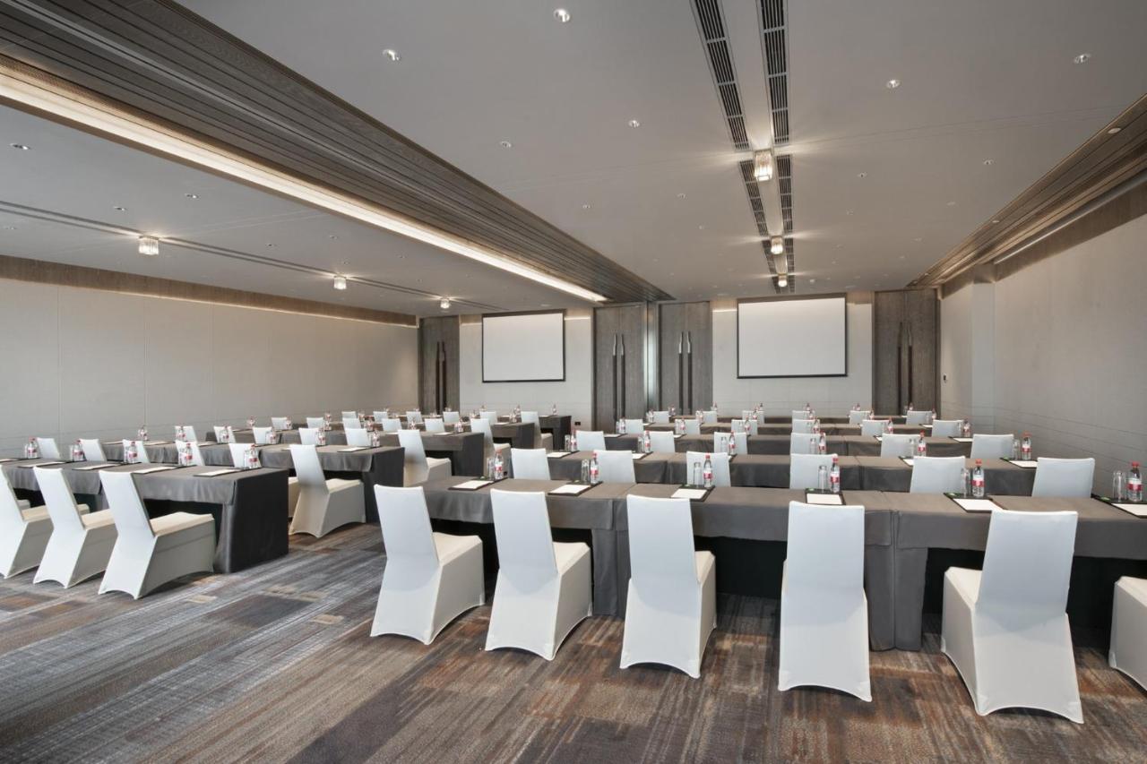 Crowne Plaza Wuhan Optics Valley By Ihg Zewnętrze zdjęcie