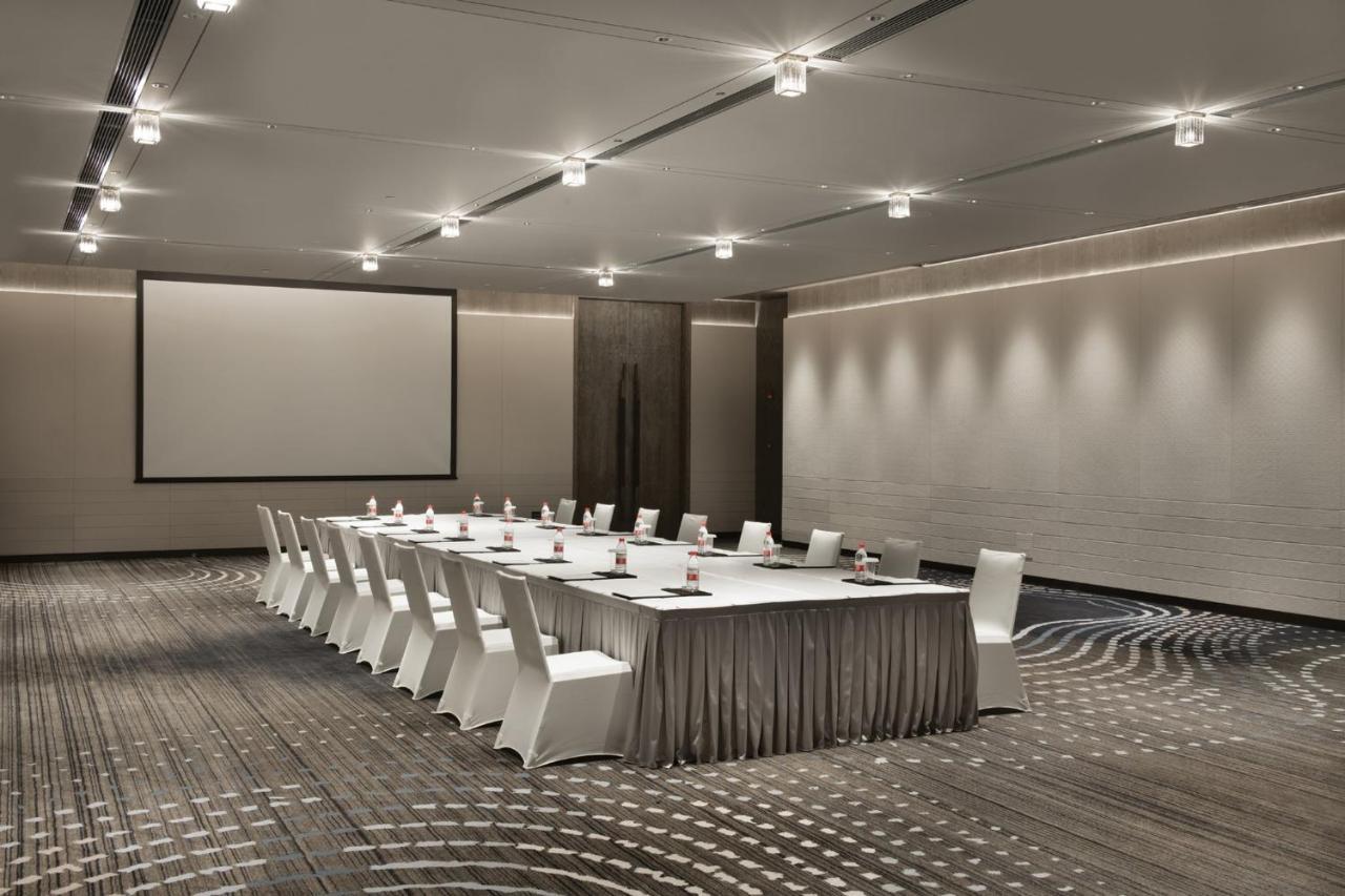 Crowne Plaza Wuhan Optics Valley By Ihg Zewnętrze zdjęcie