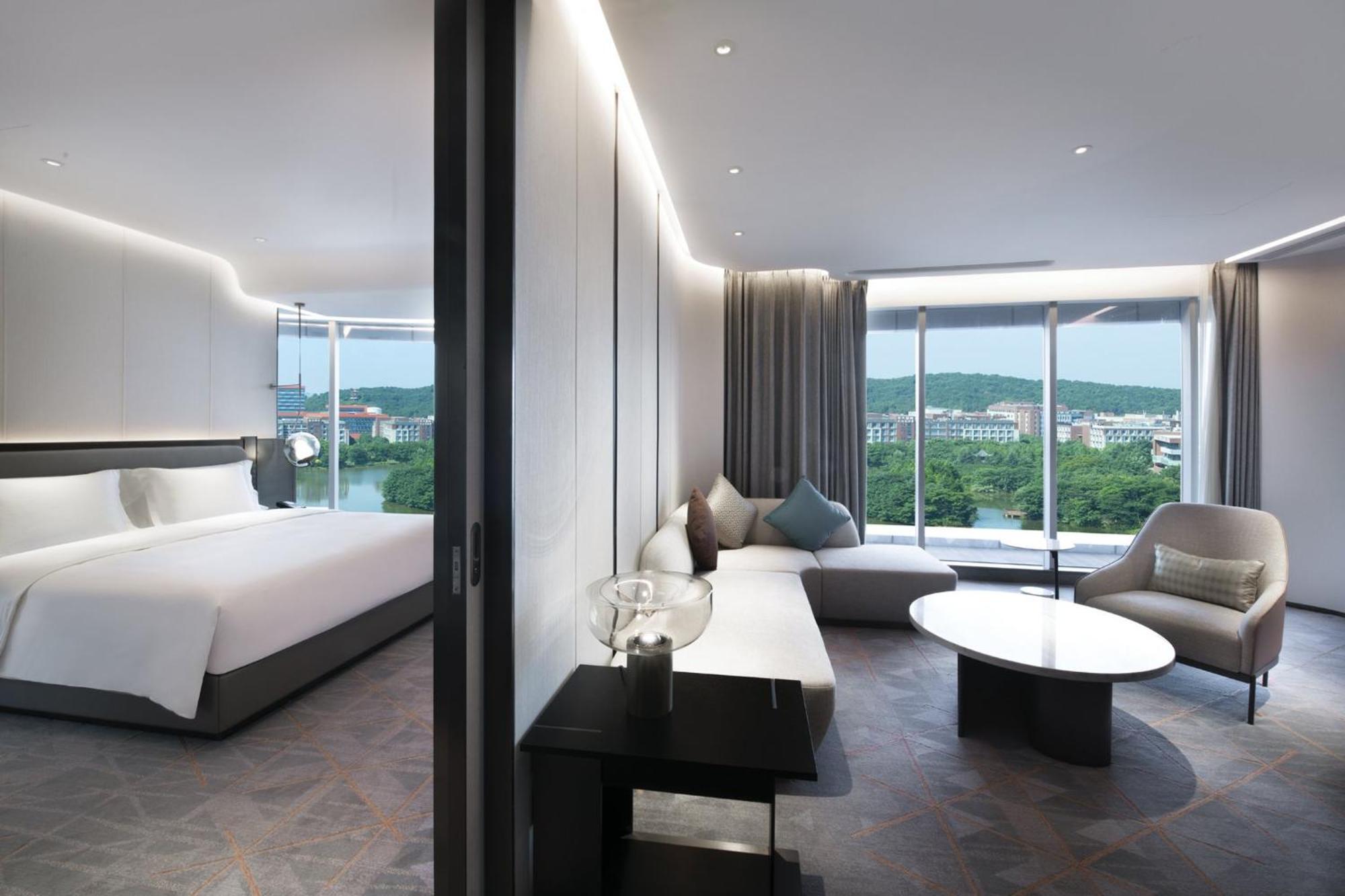Crowne Plaza Wuhan Optics Valley By Ihg Zewnętrze zdjęcie