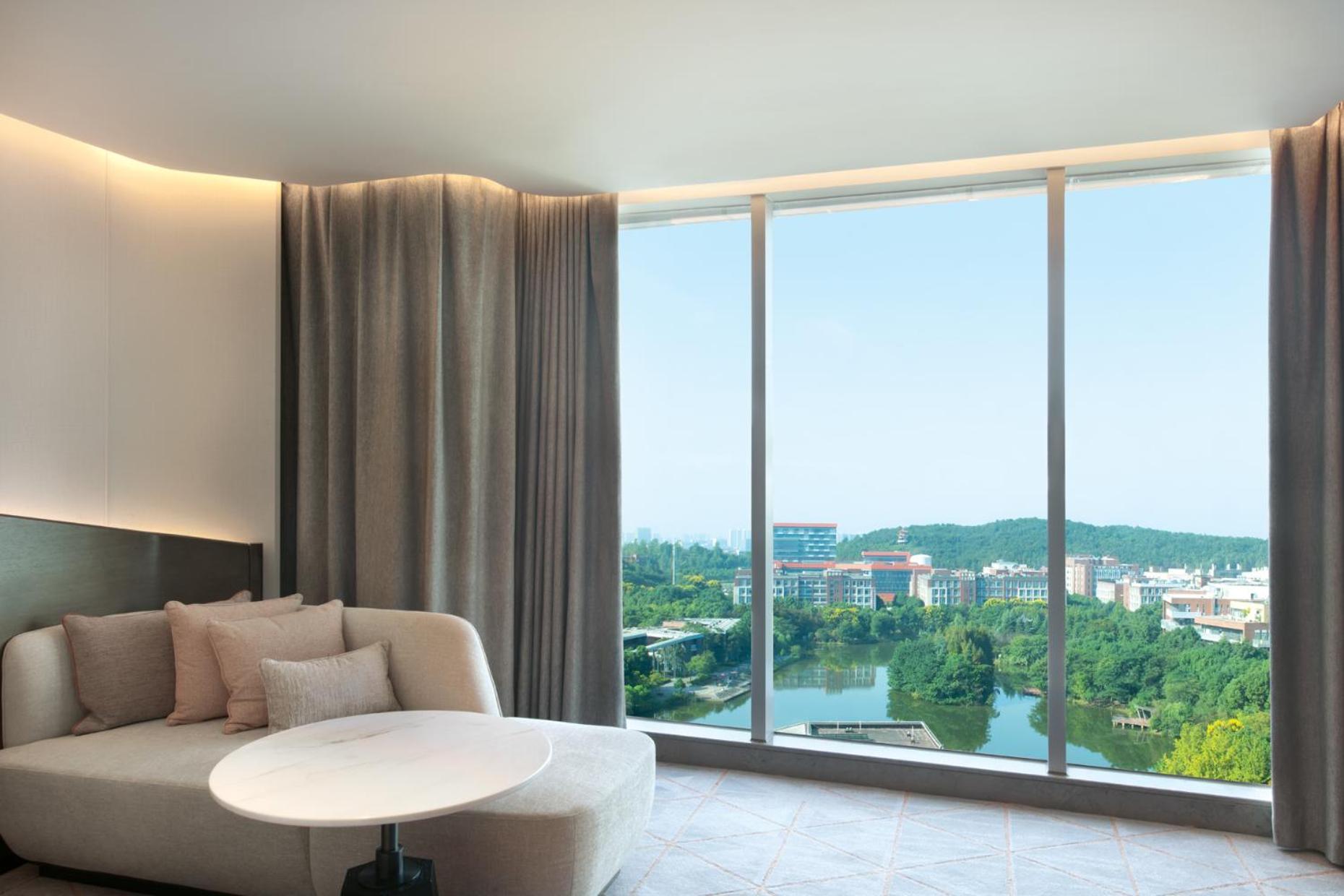 Crowne Plaza Wuhan Optics Valley By Ihg Zewnętrze zdjęcie